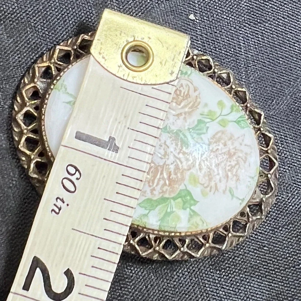 Vintage Floral Roses Brooch Oval‎ Filigree Gold Tone Antique Style Pin Pendant